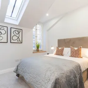  Holiday home Dragon - Yukina - 2 Bed Centre House With Garden United Kingdom