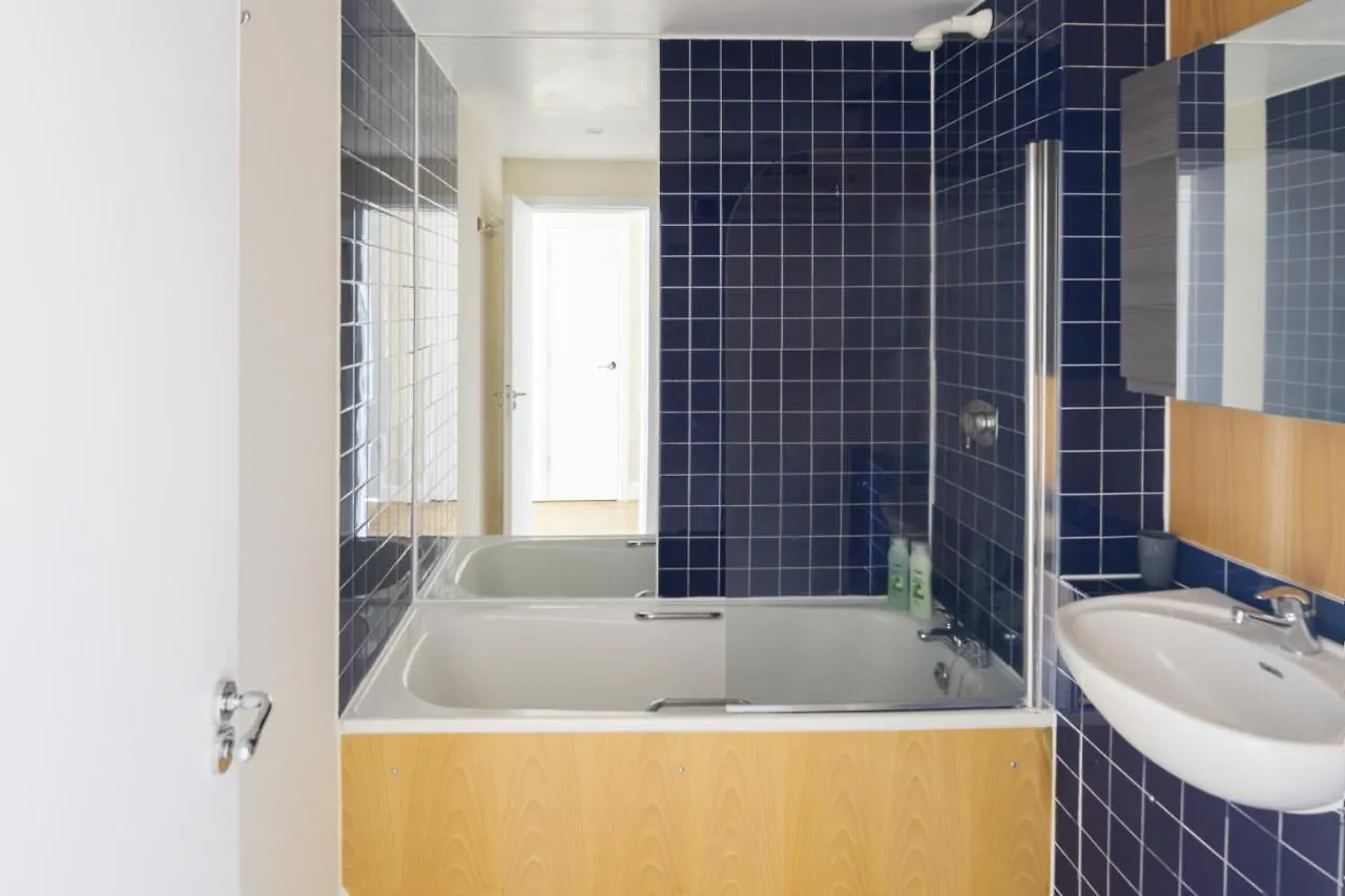 The Tower Bridge Cosy Flat Apartment London